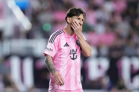 قبل مواجهة الأهلي.. سكالوني: ميسي أساسيًا مع الأرجنتين 